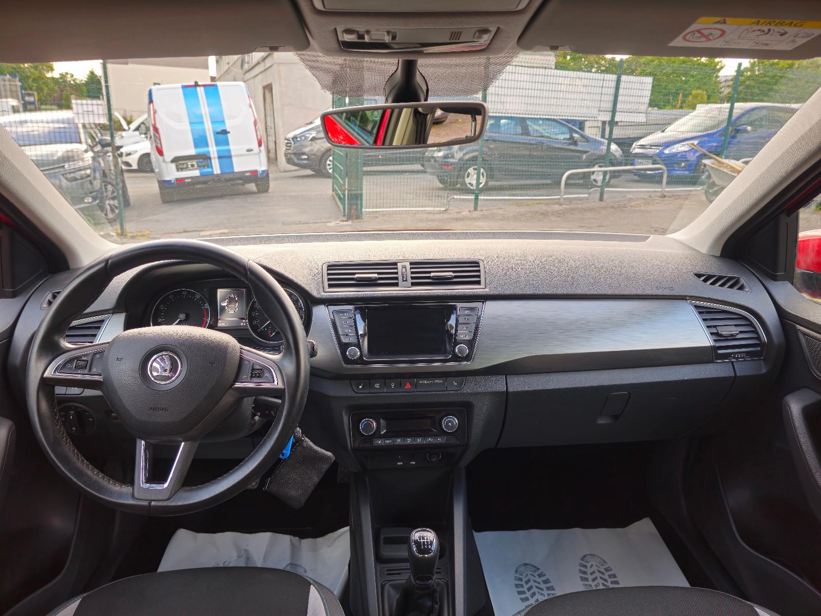 Skoda Fabia Combi Joy Bi-Xenon* Navi*16"Alufelgen