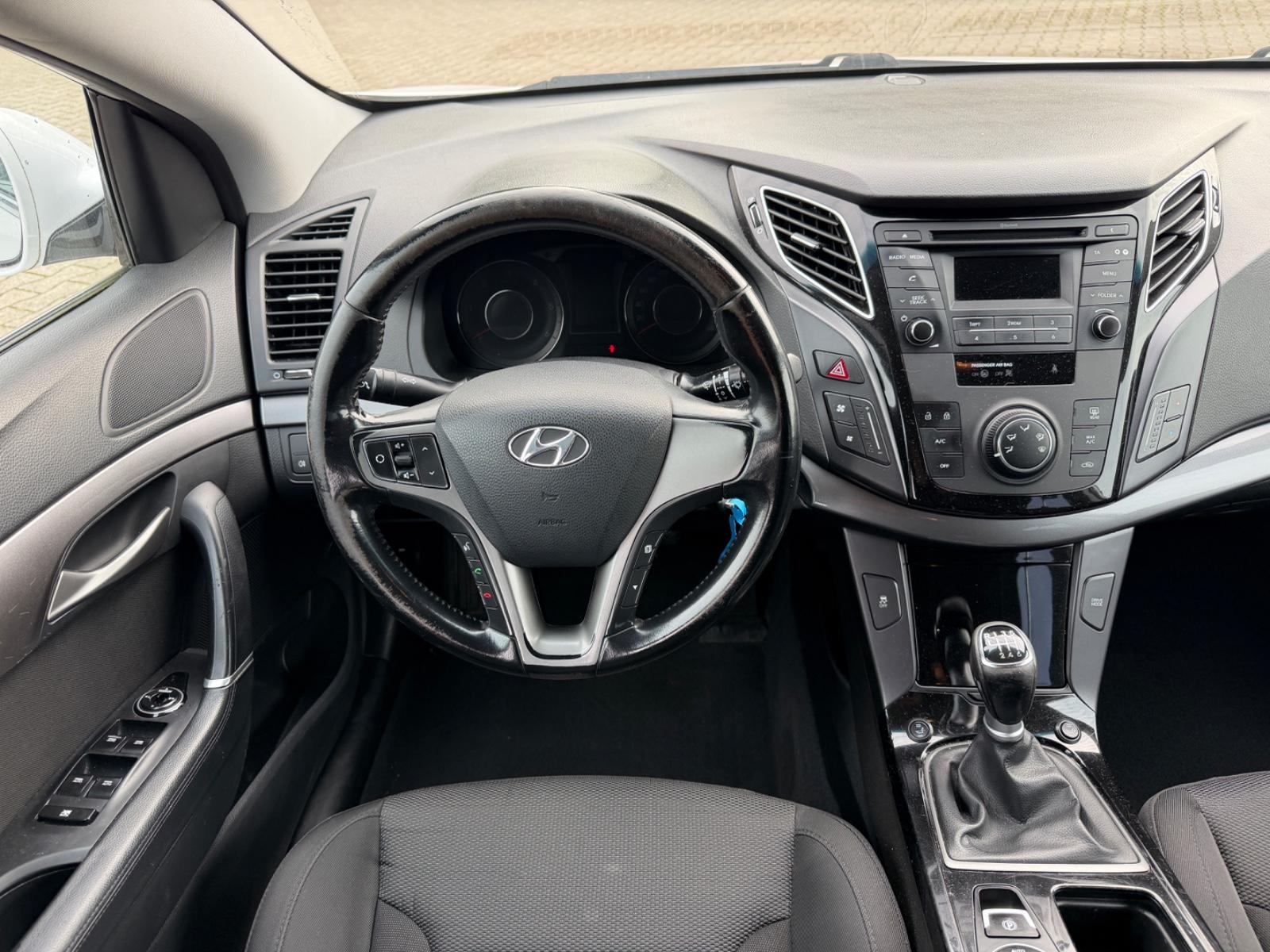 Hyundai i40 2015 — photo 11