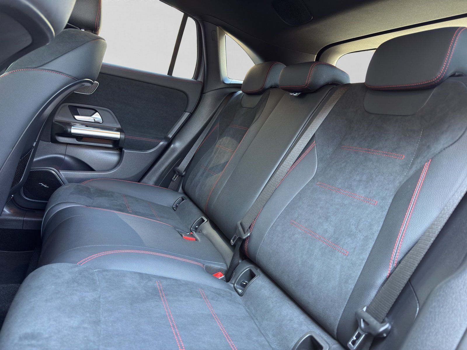 Fahrzeugabbildung Mercedes-Benz GLA 250 e AMG Night Multibeam Burmester KeyGO