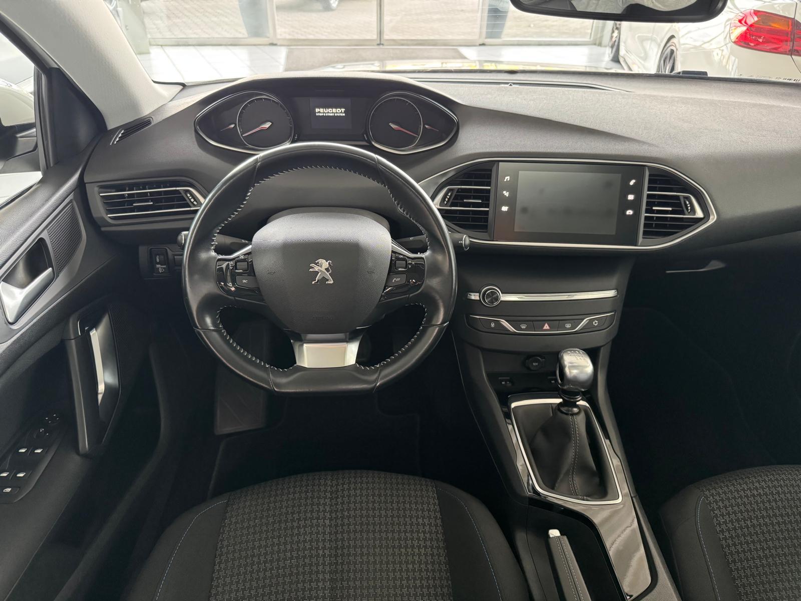 Peugeot 308 Style *Panorama*Kamera*CarPlay*Navi*SHZ*PDC*