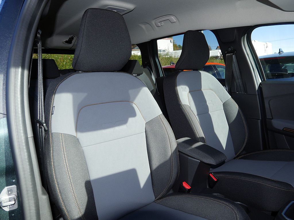 Fahrzeugabbildung Dacia Jogger Extreme TCe 110 5-Sitzer