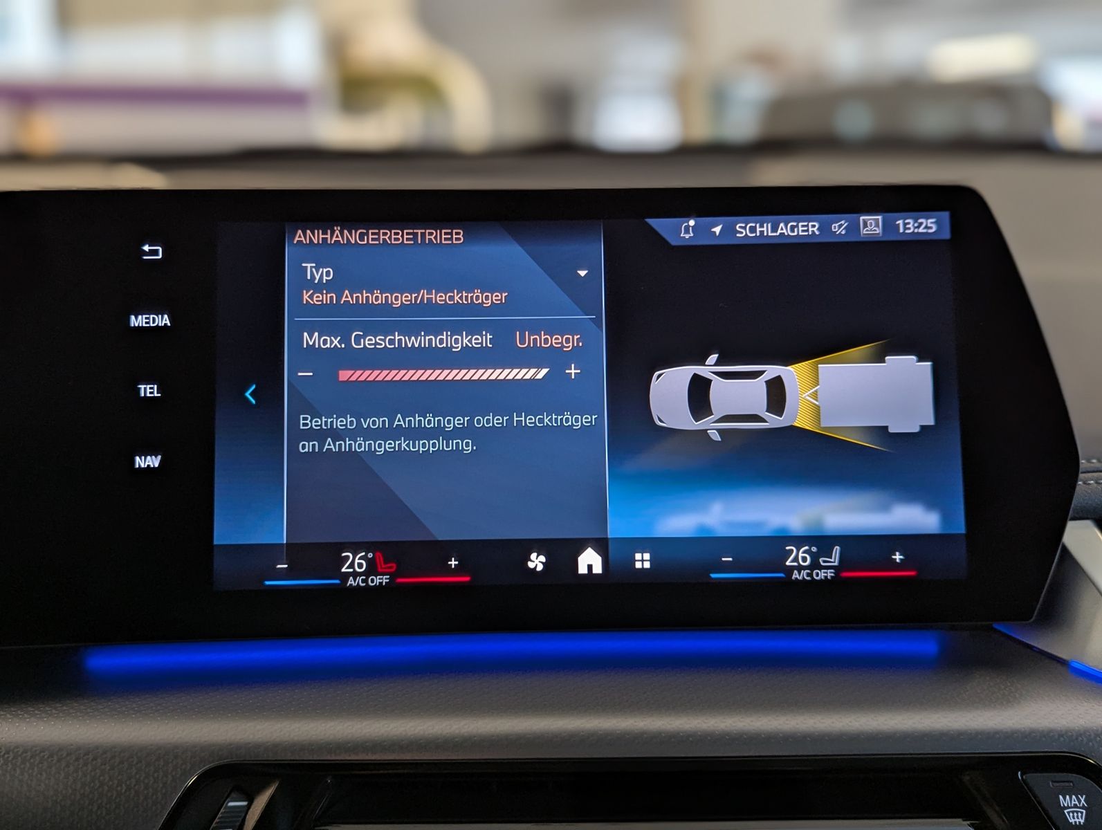 BMW X1 18d sDrive M-Sport Travel-Paket Pano Cam AHK - Image 29