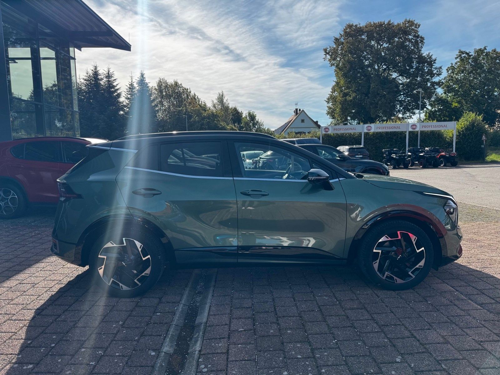 Fahrzeugabbildung Kia Sportage 1.6 GT-line 180PS AWD 360° GLASDACH