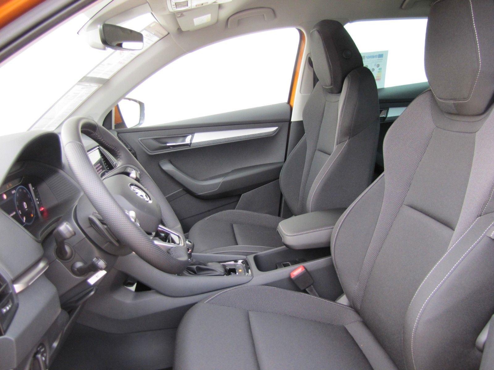 Fahrzeugabbildung SKODA Karoq Selection 1.5 TSI DSG