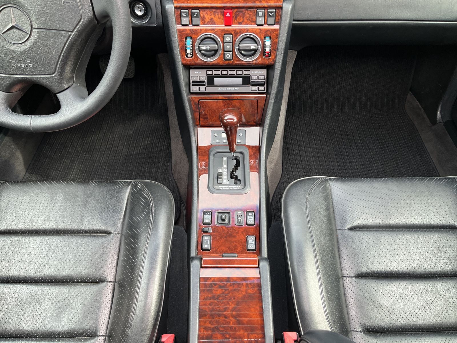 Fahrzeugabbildung Mercedes-Benz E 500 TOP ZUSTAND**SAMMLERFAHRZEUG**