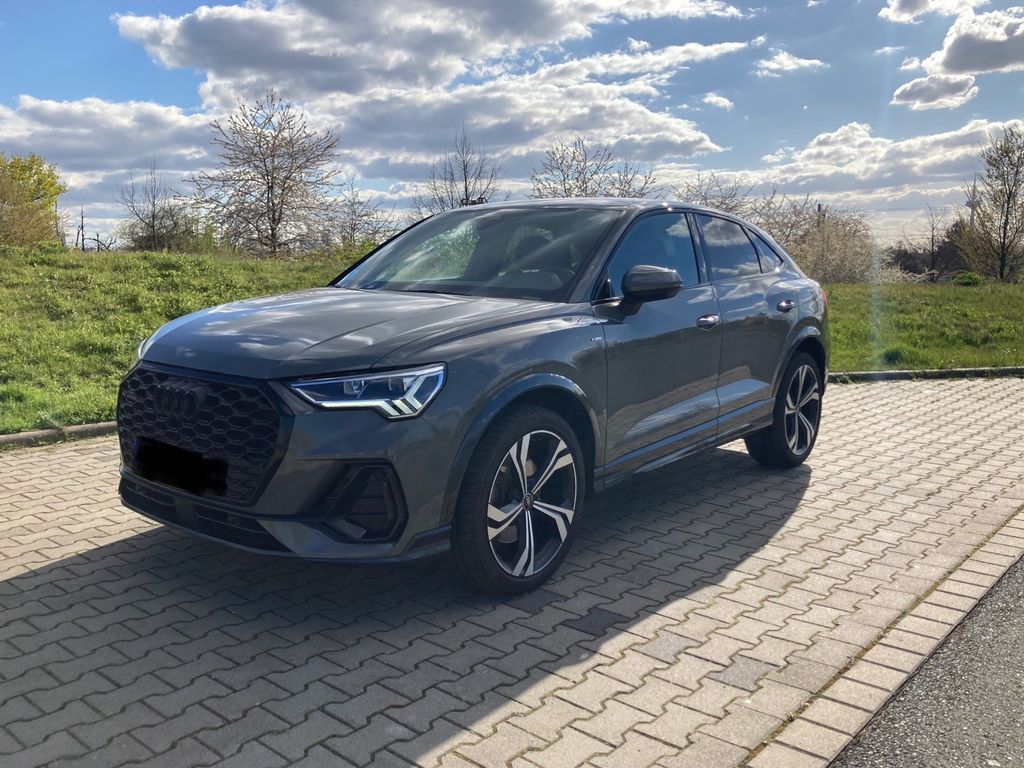 Image of Audi Q3