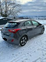 Hyundai i30 blue 1.4 YES!