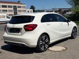 Mercedes-Benz A 200 Score LED Comand Kamera Diamant-Grill SHZ - Mercedes-Benz: Comand