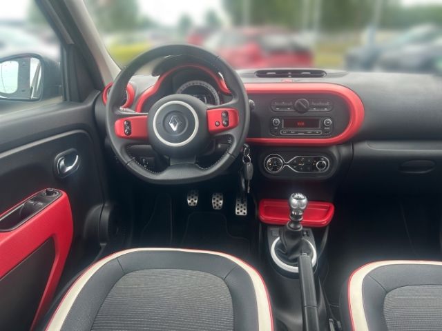 Fahrzeugabbildung Renault Twingo Luxe 0.9 TCe 90 Sportpaket Soundsystem Kl