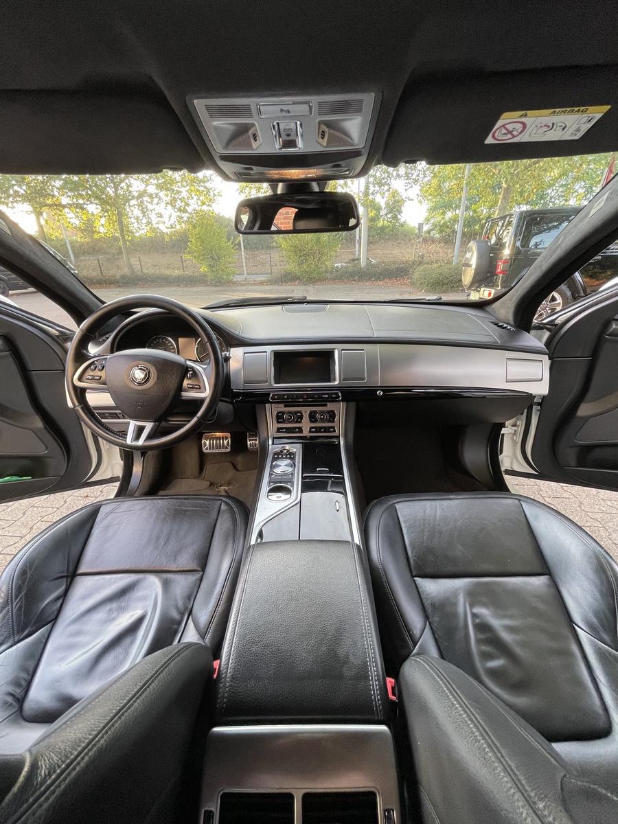 JAGUAR XF SPORTBRAKE 3.0 V6 DIESEL 241CH