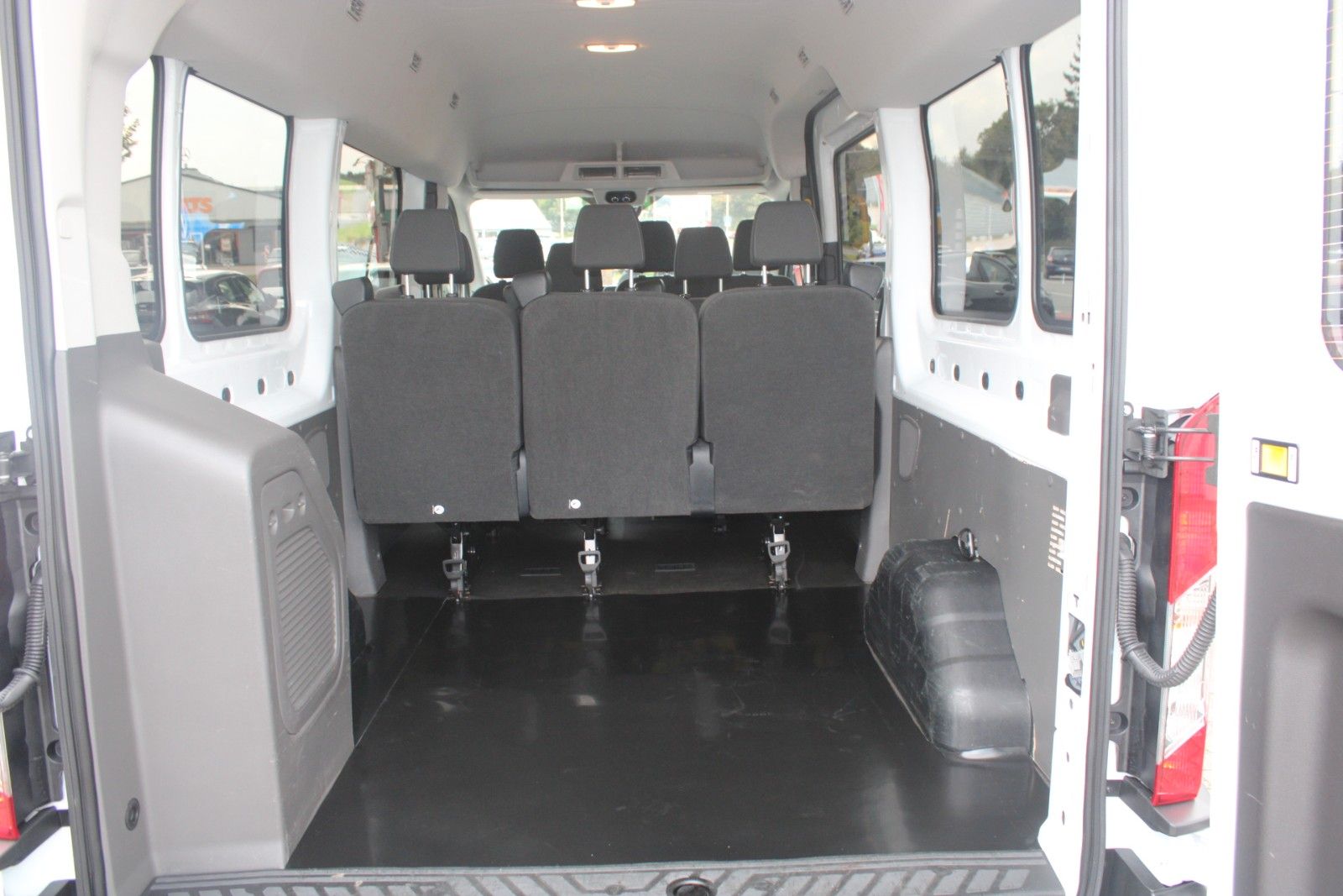 Fahrzeugabbildung Ford Transit L3 TREND 9-Sitze AHK CAM Allwetter KLIMA