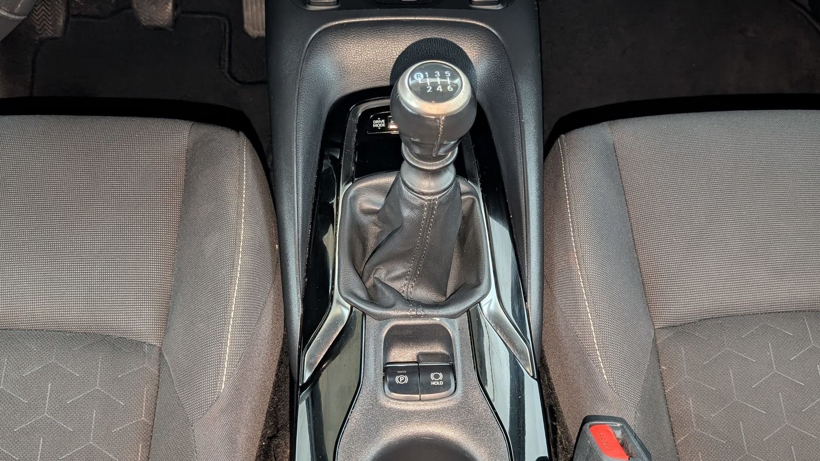 Fahrzeugabbildung Toyota Corolla Touring Sports 1.2 Team D * LED *