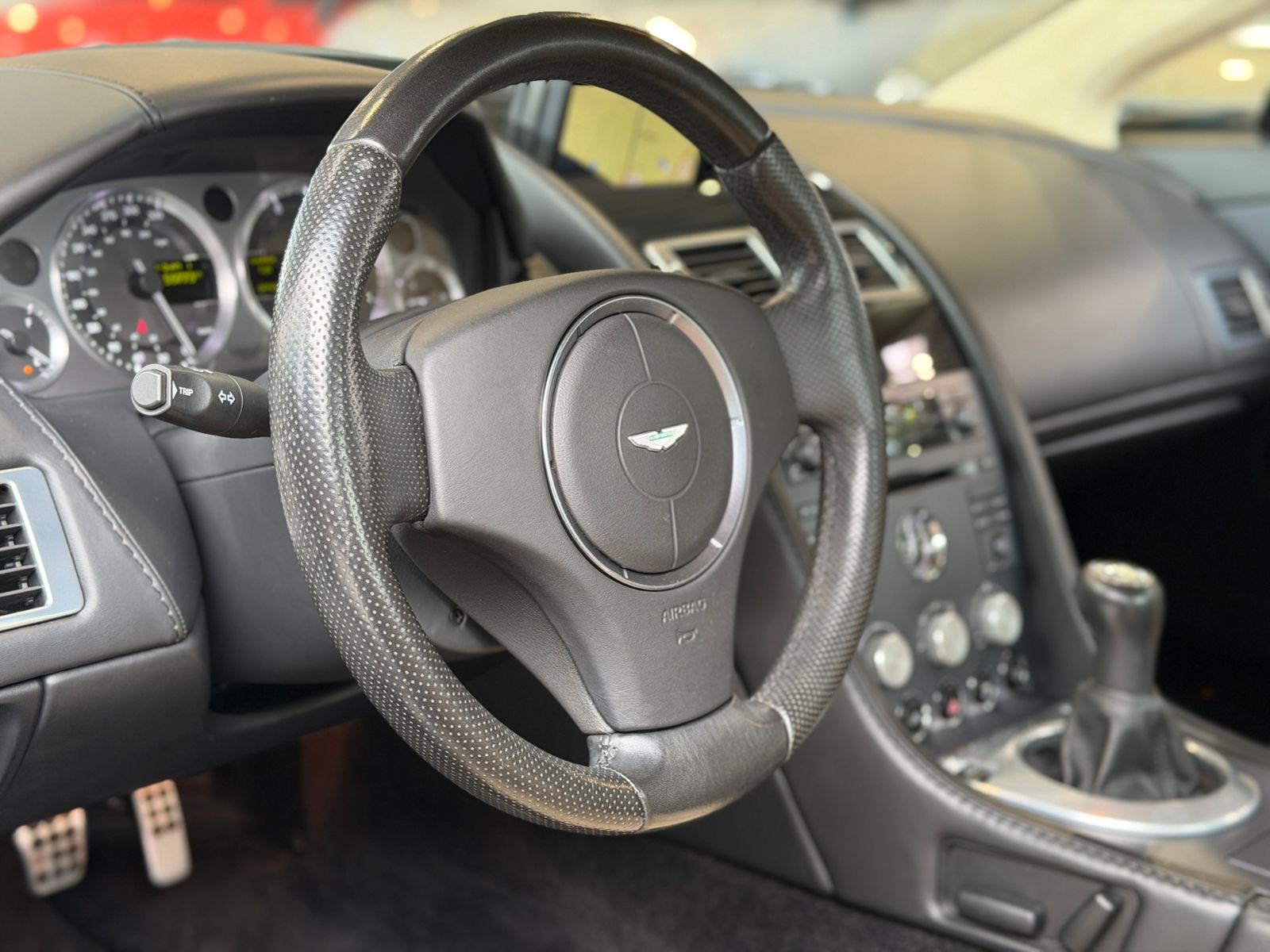 Fahrzeugabbildung Aston Martin Vantage  V8 KLIMA XEN NAV SHZ PDC LEDER