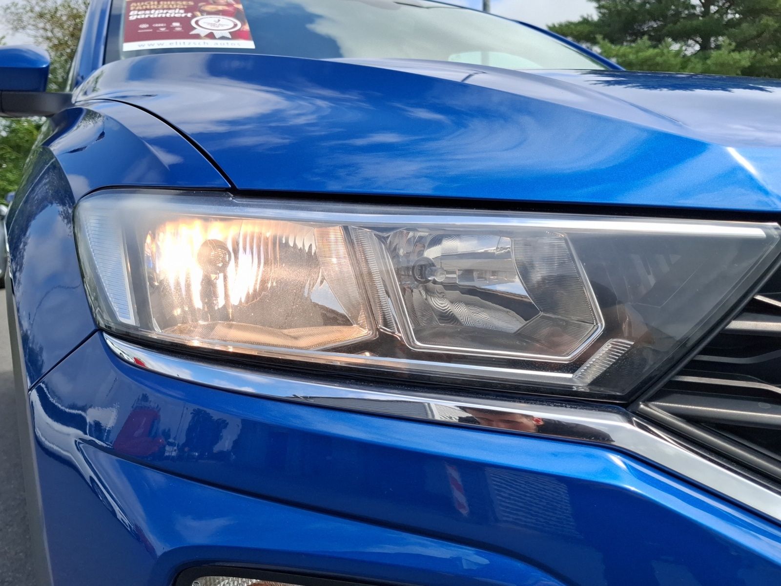 Fahrzeugabbildung Volkswagen T-Roc TSI CarPlay Klima GRA PDC SH LM