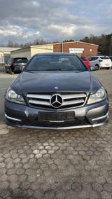 Mercedes-Benz C 250 C Coupe C 250 CGI BlueEfficiency - Mercedes-Benz C 250: Blueefficiency