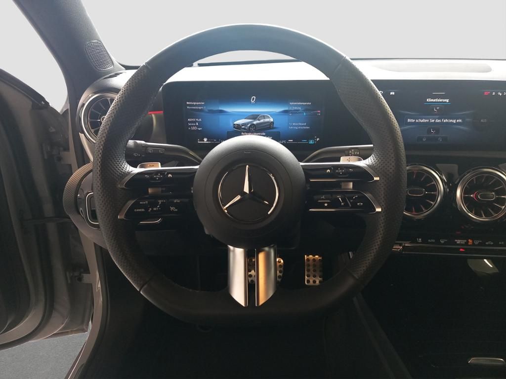 Fahrzeugabbildung Mercedes-Benz A 200 Kompaktlimousine AMG Line*Night Paket*LED
