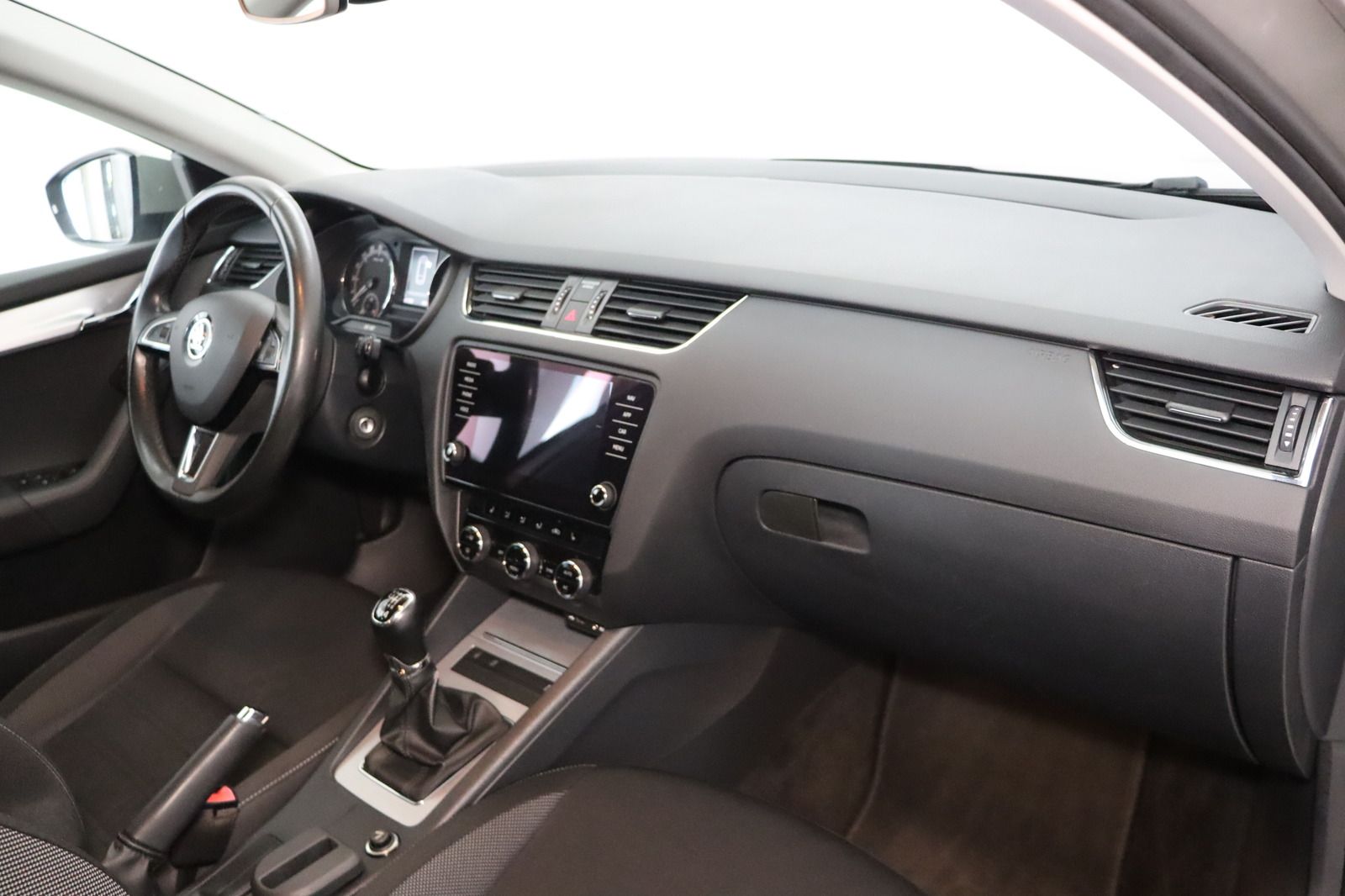 Fahrzeugabbildung SKODA Octavia Combi 2.0 TDI 4 x4 1. Hand Ambition