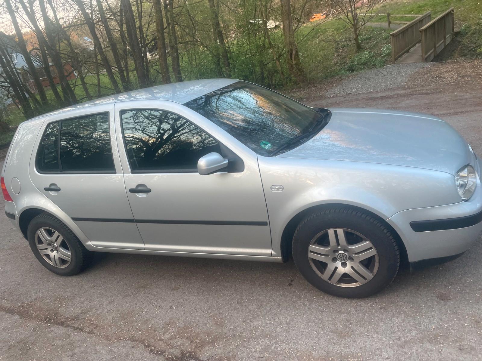 Volkswagen Golf 1.6 -TÜV BIS FEB28