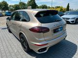 Porsche GTS Sonderlack PTS+Interior PEM  TOP PREIS 1Hand - Porsche Cayenne: Gold