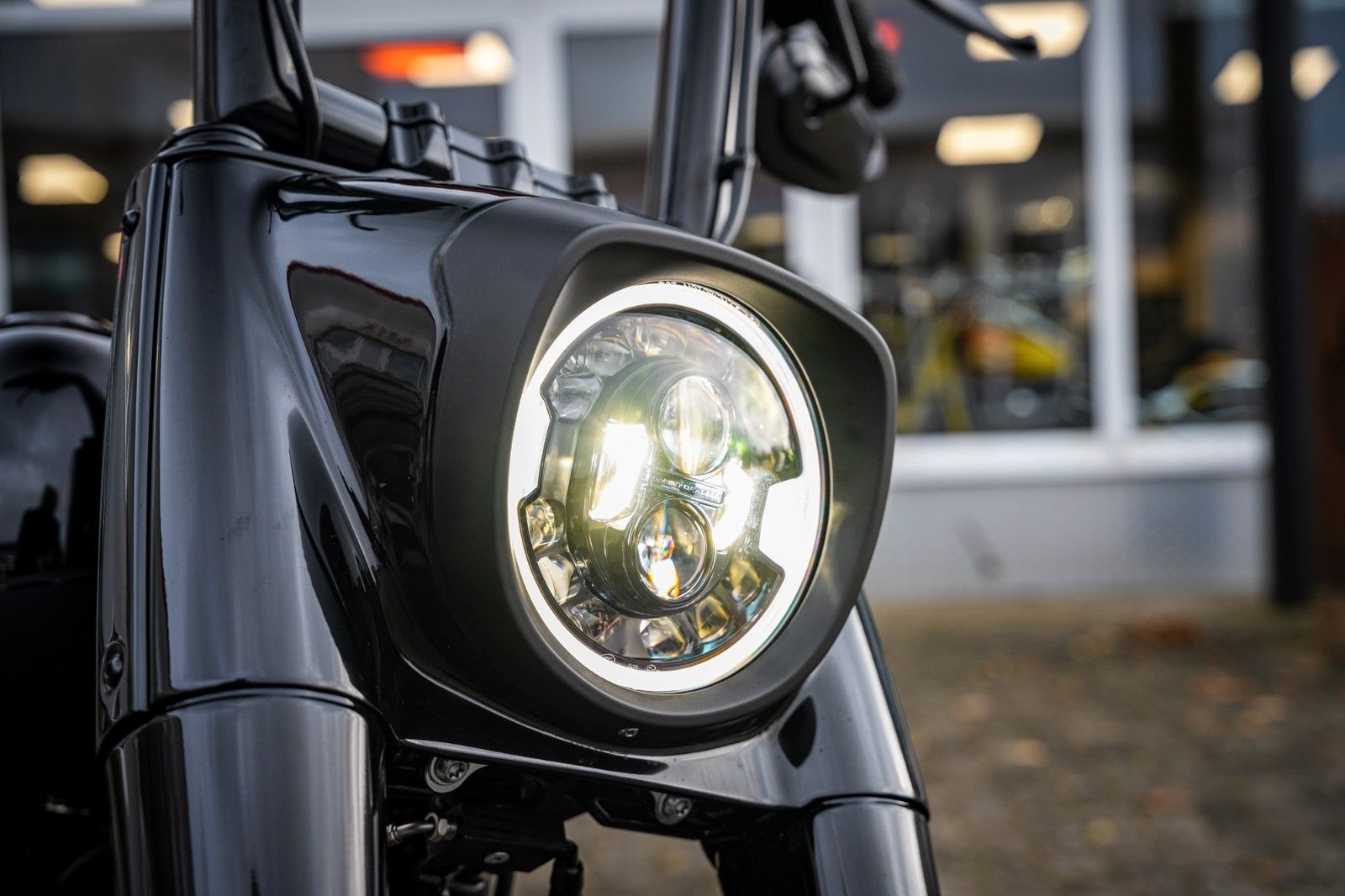 Fahrzeugabbildung Harley-Davidson SPECIAL DARK FAT BOY FLFBS 114 MY24