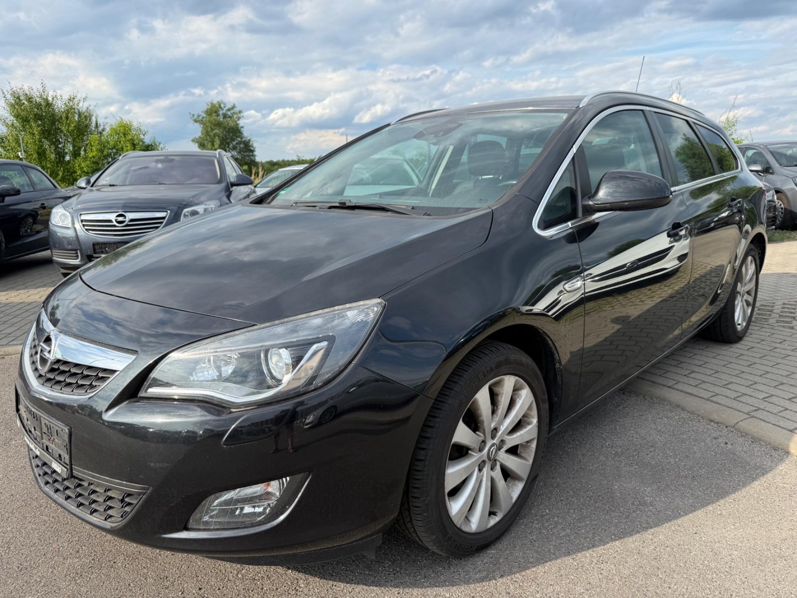 Opel Astra J Benzin 1.4 Turbo 140 PS Bixenon Leder