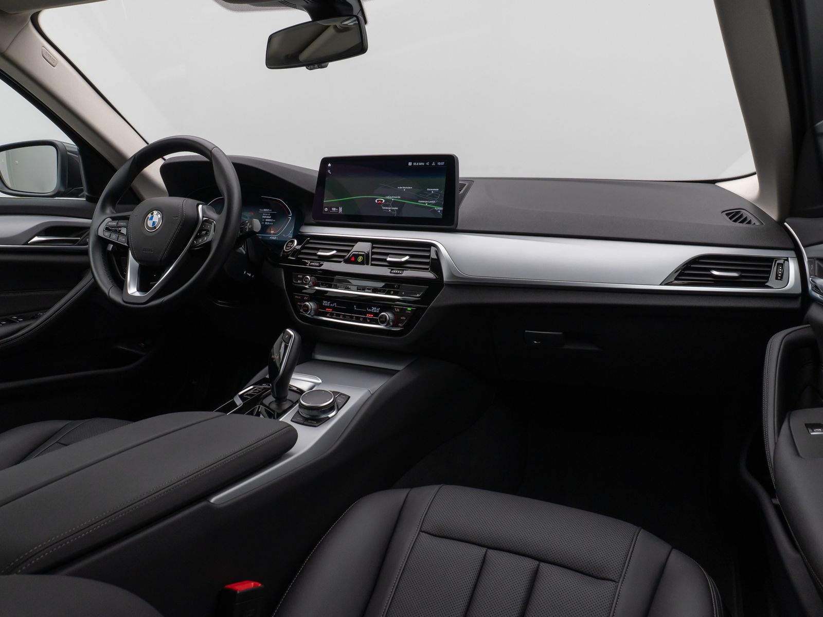 Fahrzeugabbildung BMW 520i PDC DAB CockPitPro Sitzhzg Alarm LED Leder