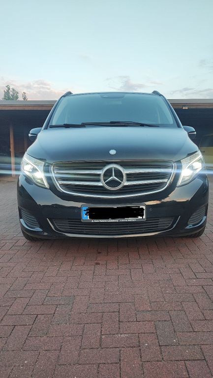 Image of Mercedes-Benz E 220