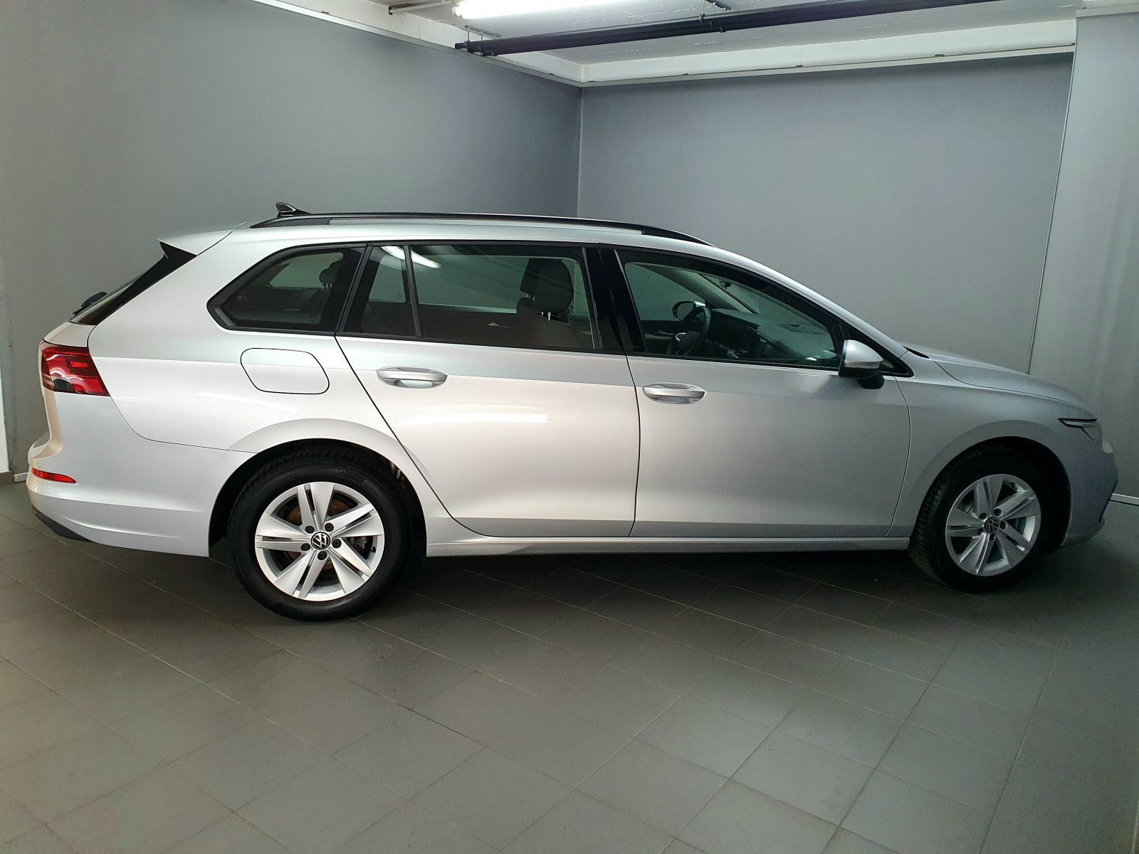 Volkswagen Golf VIII Variant 1.5eTSI DSG AHK ACC LED AppCon foto 3
