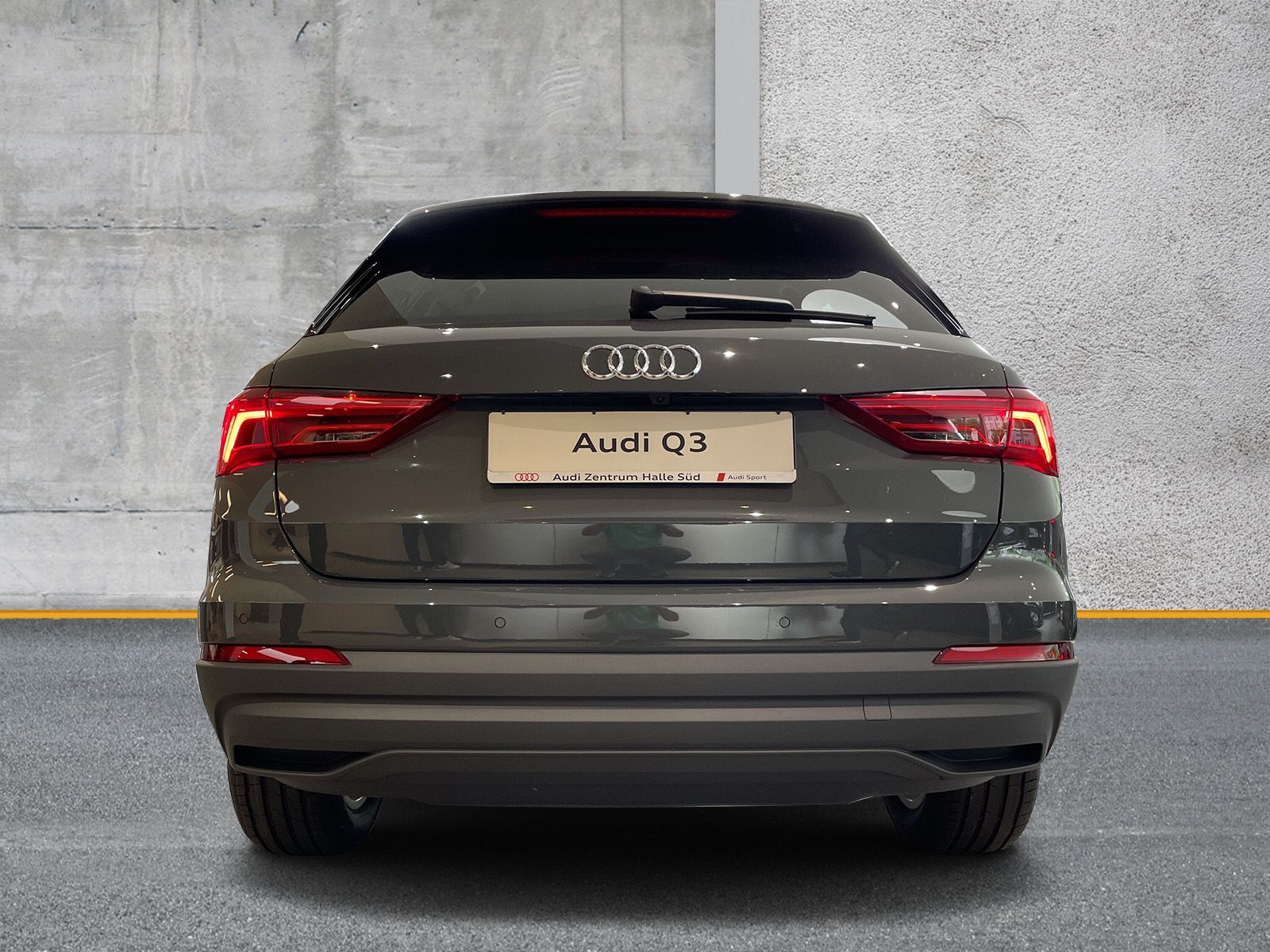 Fahrzeugabbildung Audi Q3 45 TFSI e S tronic Matrix ACC Navi Kamera