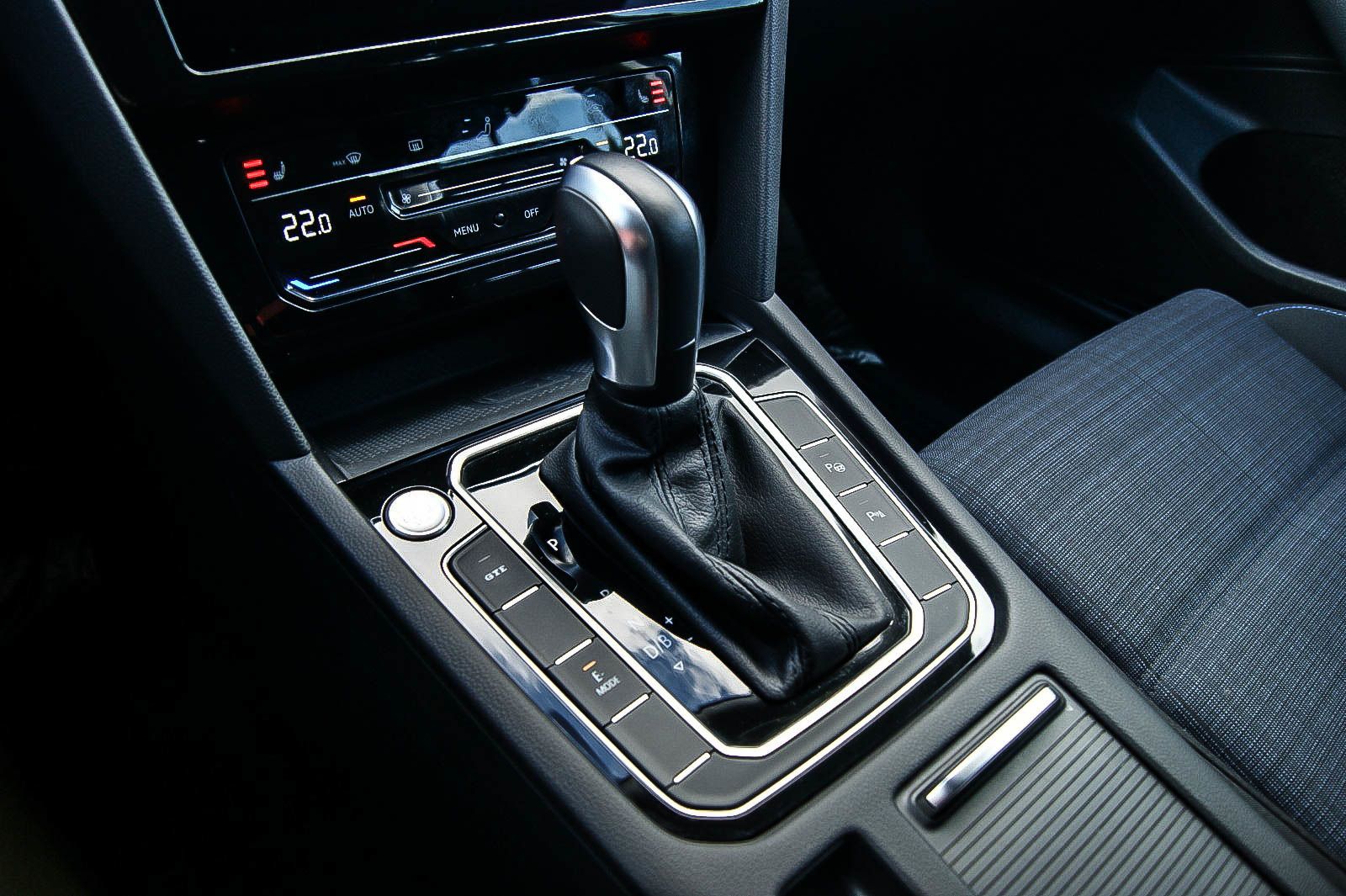 Fahrzeugabbildung Volkswagen Passat Variant HYBRID GTE IQ NAVIGATION 1.HAND