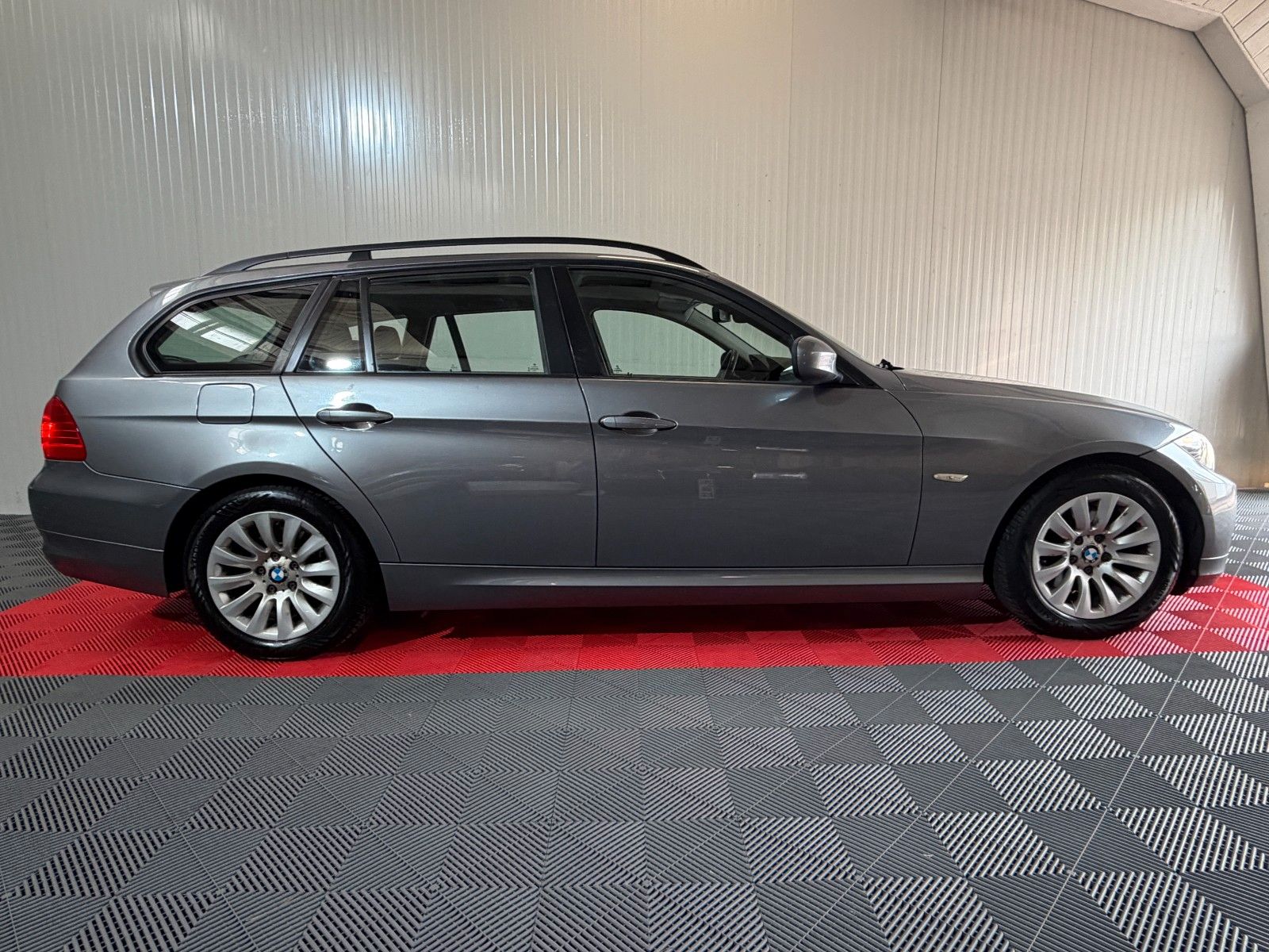 BMW BMW 320d Touring 1.Hand Xenon PDC NAVI
