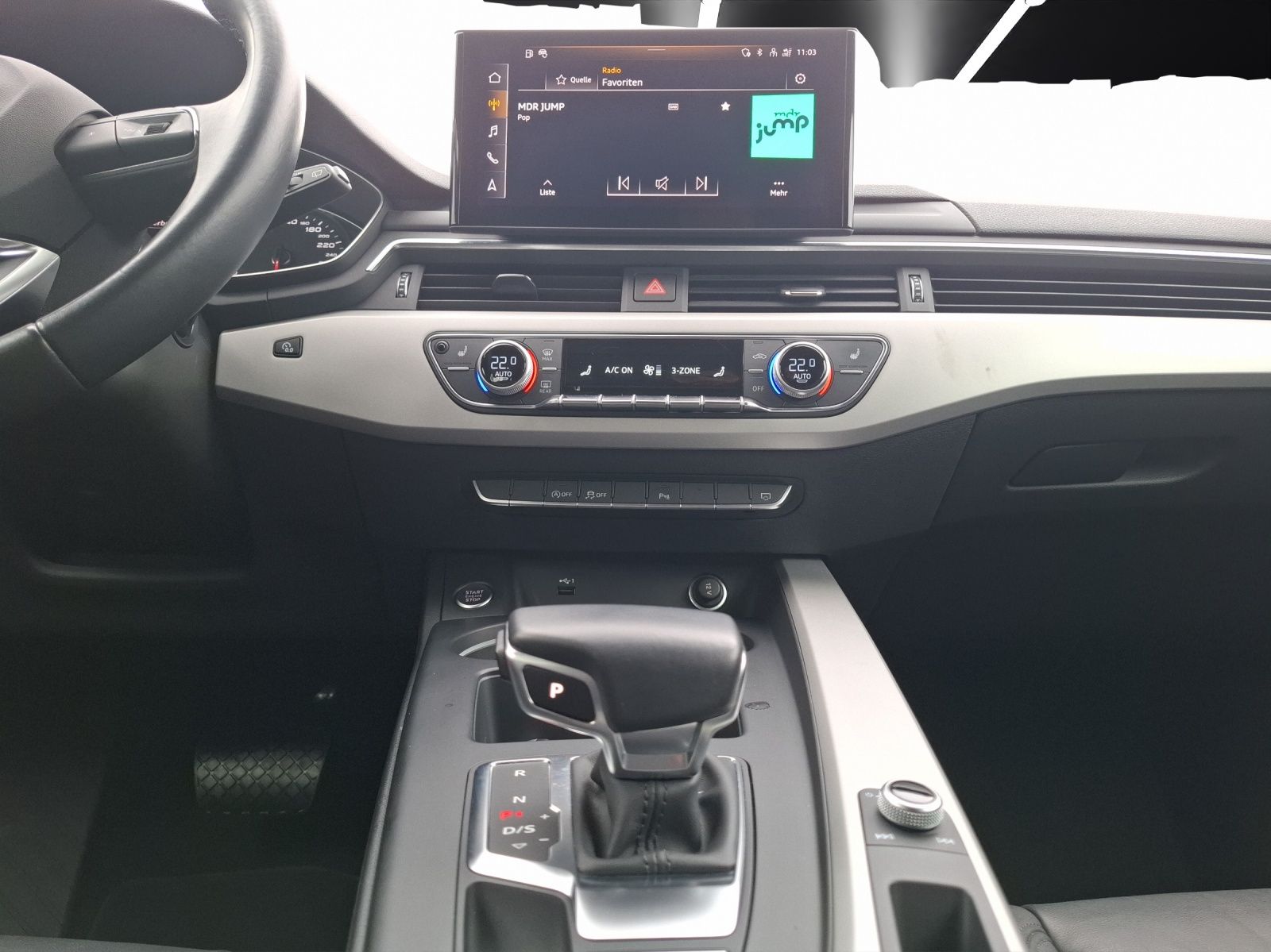 Fahrzeugabbildung Audi A4 Avant 35 TFSI advanced S-tronic LED Navi Lede