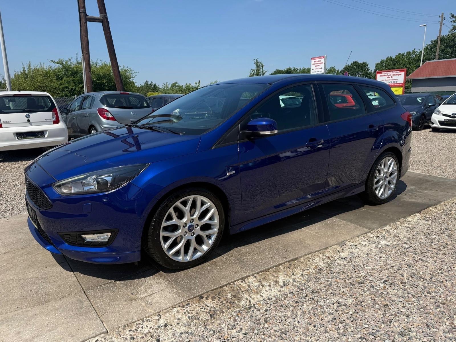 Ford Focus Turnier ST-Line Automatik! AHK!