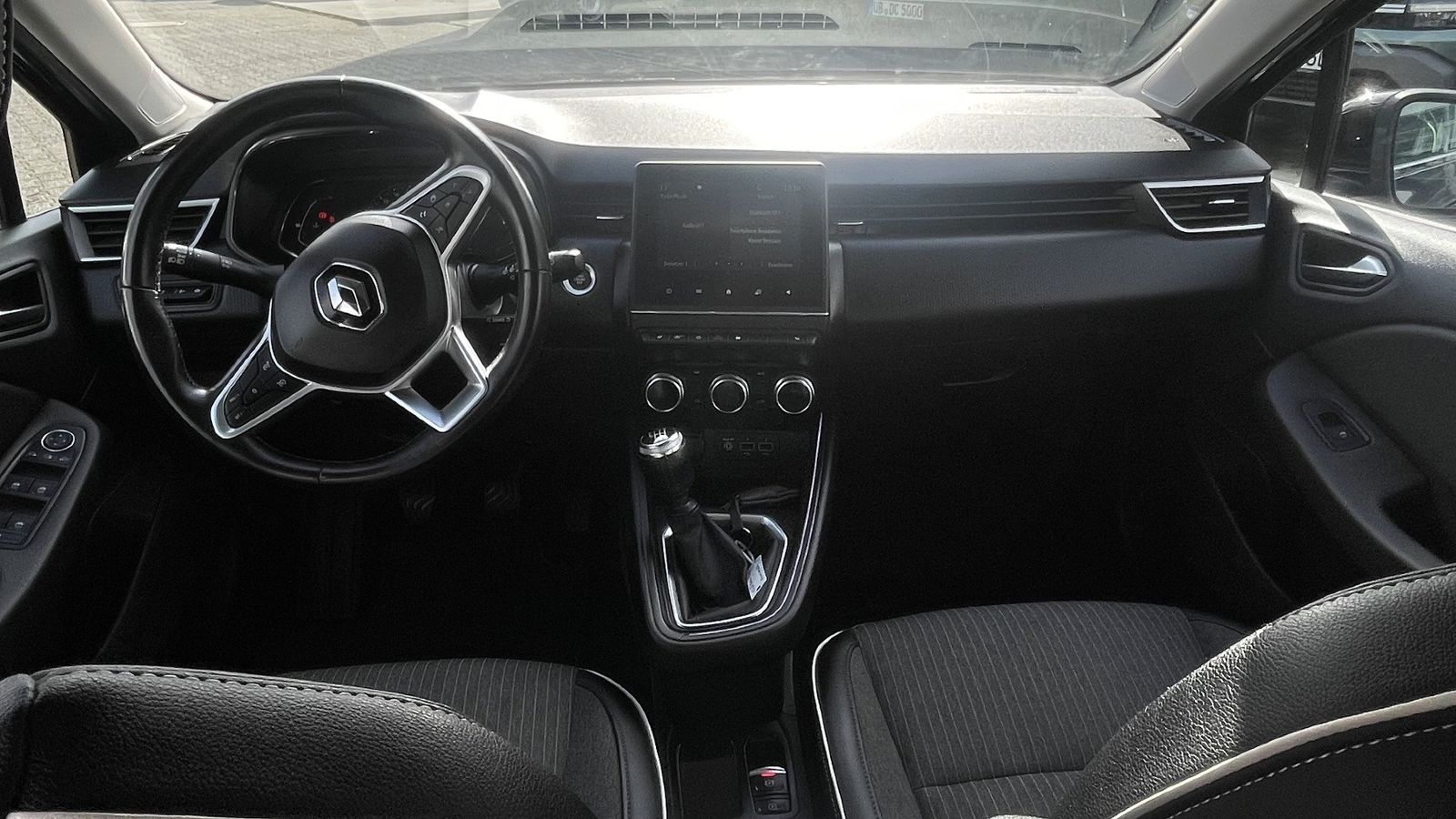 Fahrzeugabbildung Renault Clio INTENS TCe 140