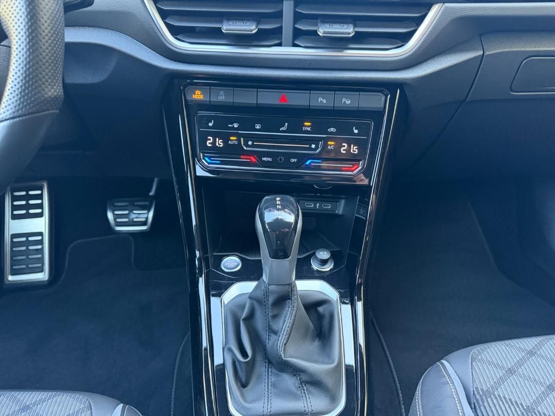 T-ROC 1,5 TSI DSG R-Line Matrix Navi AHK 19" Kam