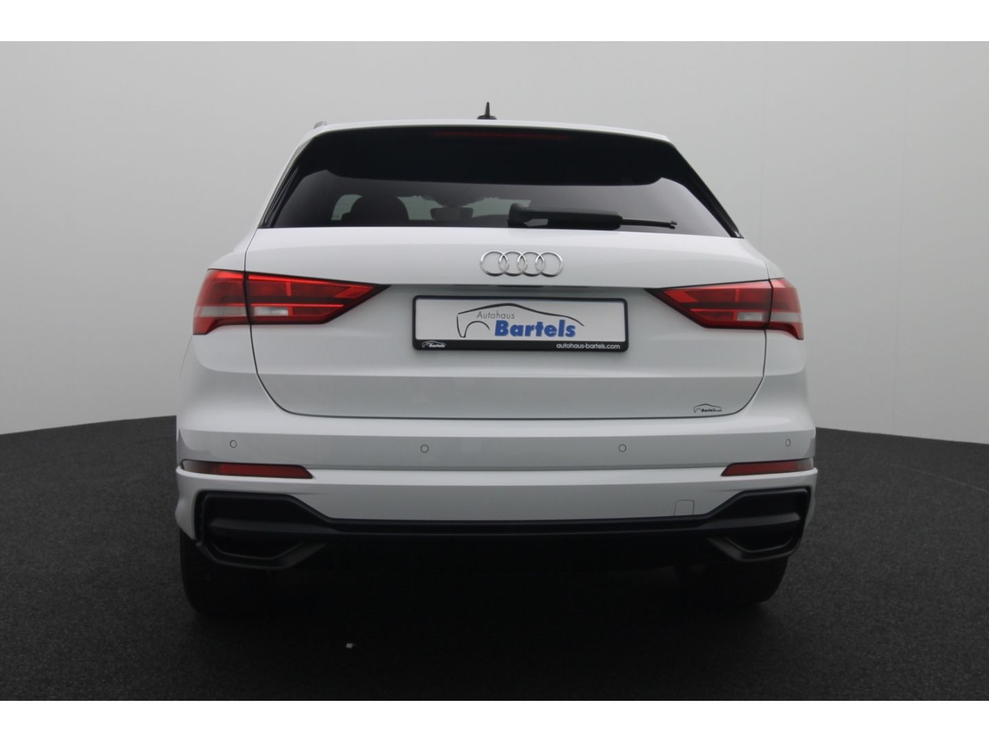 Fahrzeugabbildung Audi Q3 35 TFSI S line Digi Cockpit AHK 3-Zonen-Klima