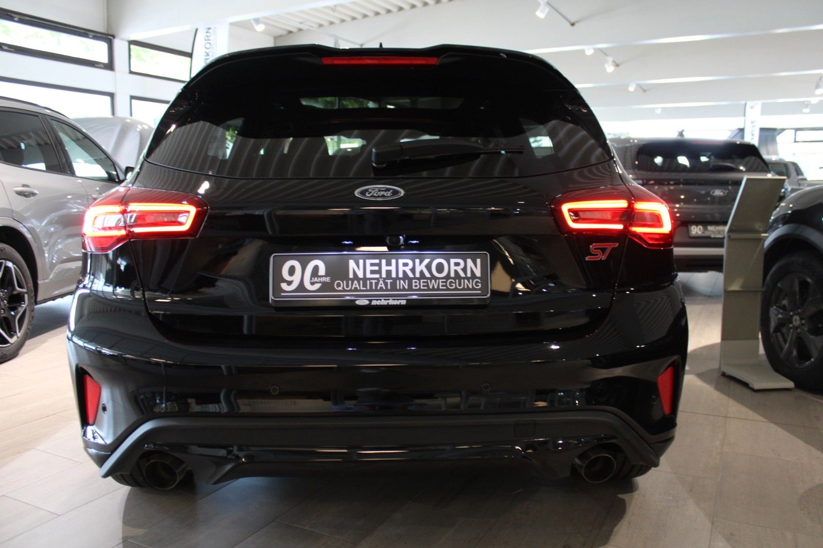 Fahrzeugabbildung Ford Focus ST X Aut. LED Panodach HUD B&O WinterPaket