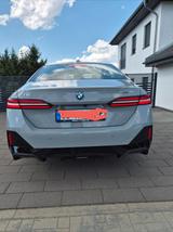 BMW i5 eDrive40 - - graue BMW i5