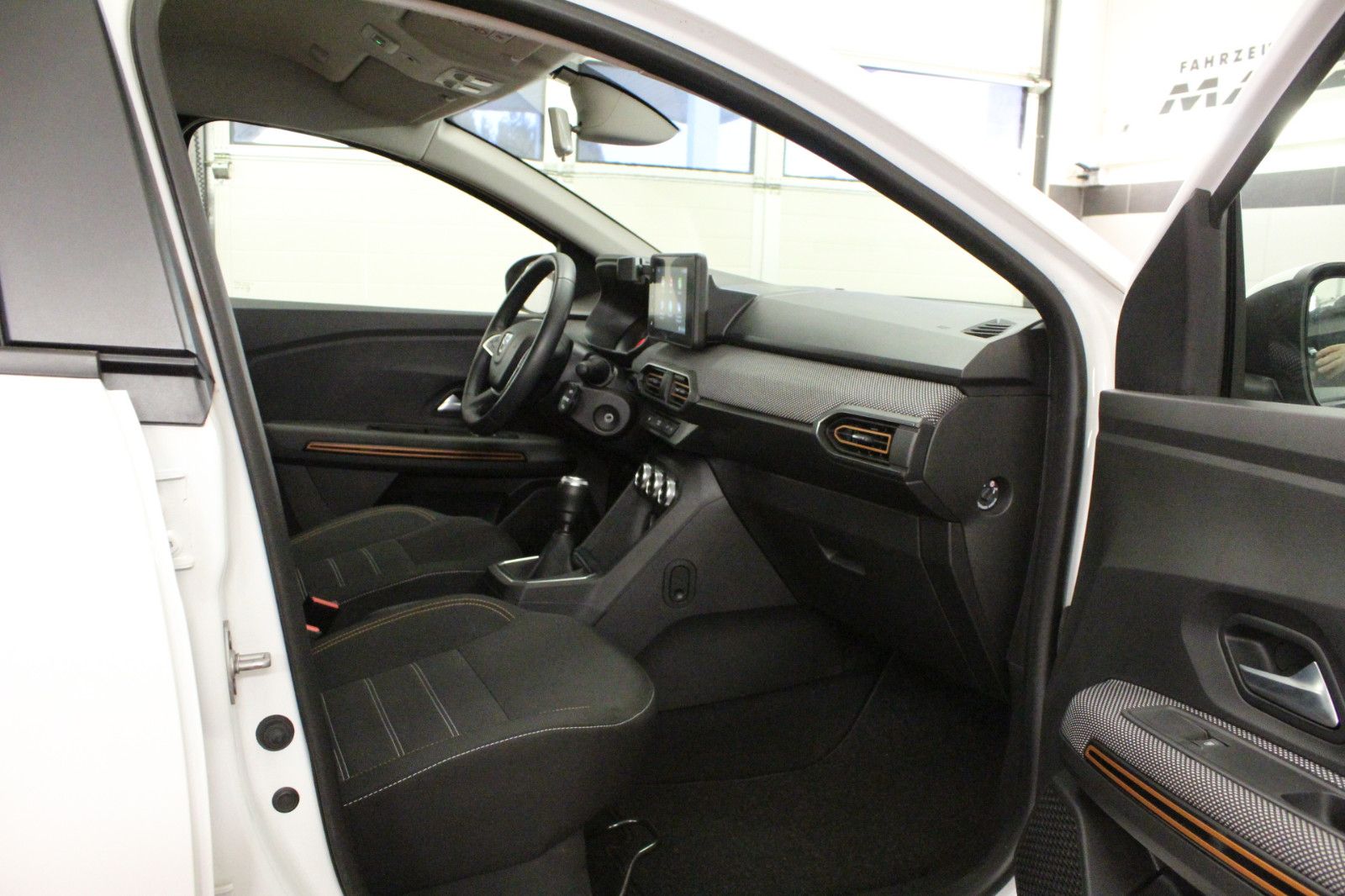 Fahrzeugabbildung Dacia Sandero Stepway TCe 100 ECO-G Comfort *Media-Dis