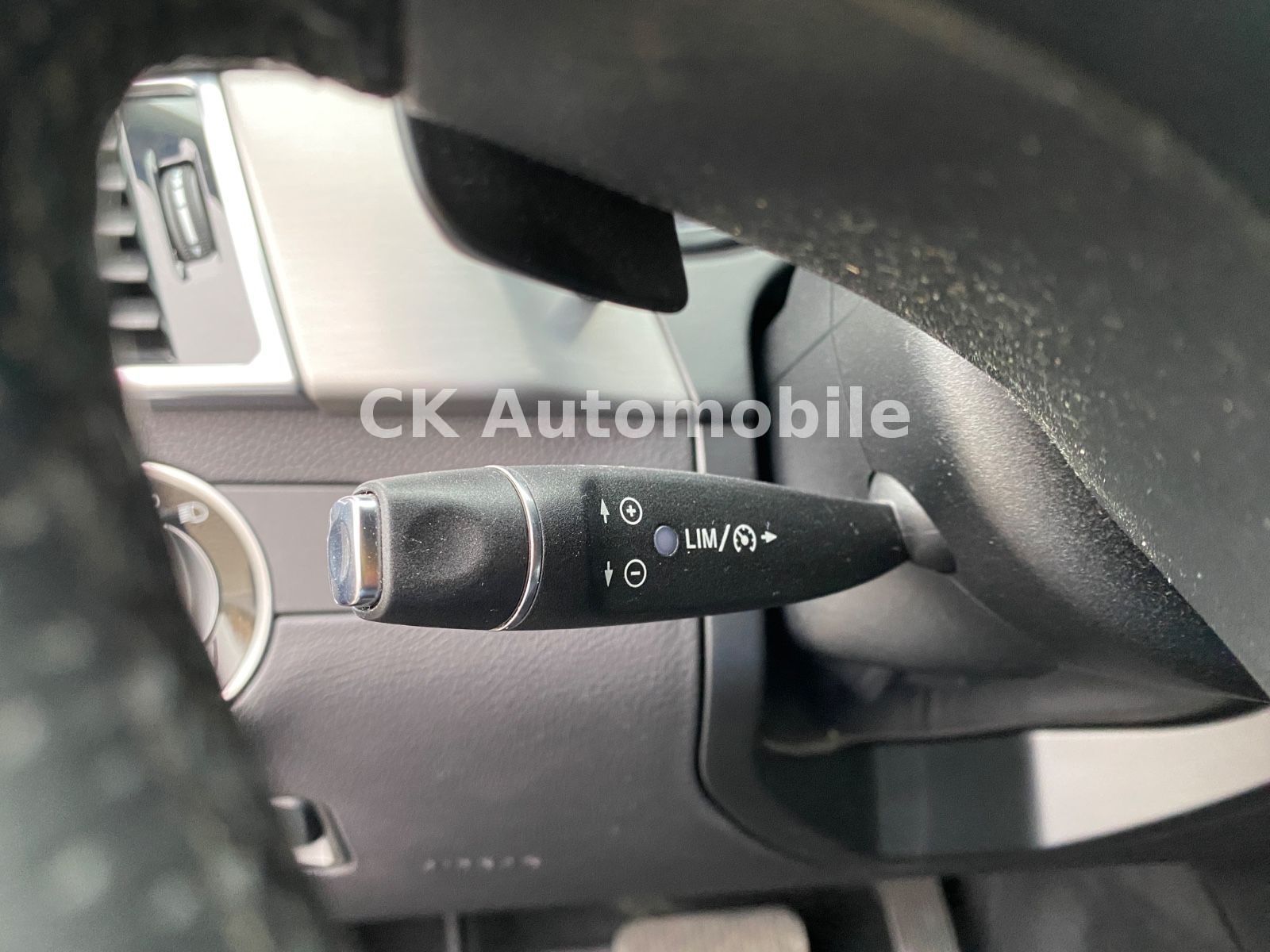 Fahrzeugabbildung Mercedes-Benz GLE 350d 4Matic/Navi/Rückfahrkamera/Tempomat