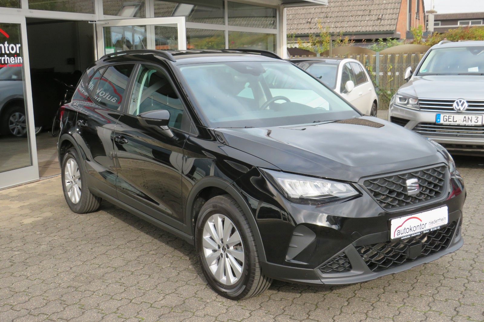 Fahrzeugabbildung SEAT Arona Style DSG LED NAVI DAB GRA PDC 1.HD