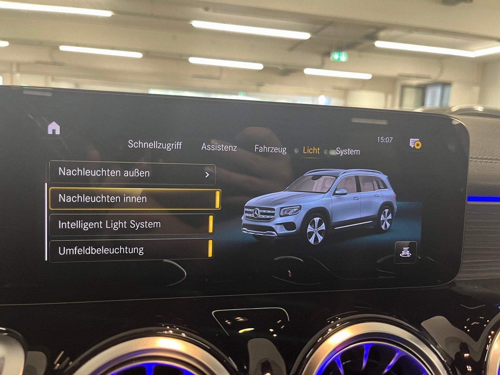 Fahrzeugabbildung Mercedes-Benz GLB 220 d 4M AMG*Pano*Distr*20"*Night*MBeam*Soun