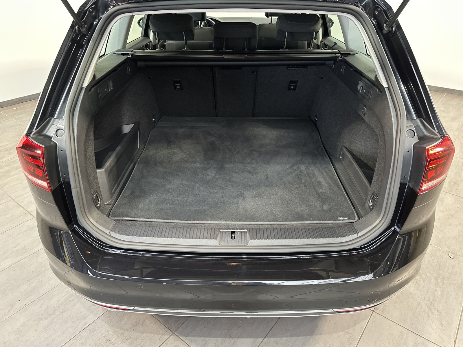 Fahrzeugabbildung Volkswagen Passat Variant 1.4 TSI DSG GTE NAV+LED+PANO+ACC