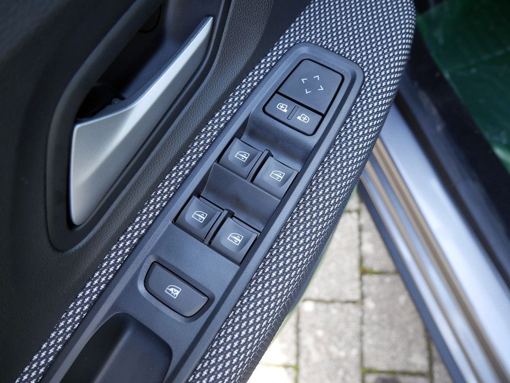 Fahrzeugabbildung Dacia Sandero Stepway Expression TCe 90