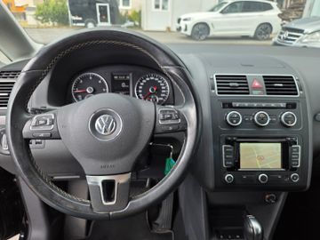 Volkswagen Touran - 11