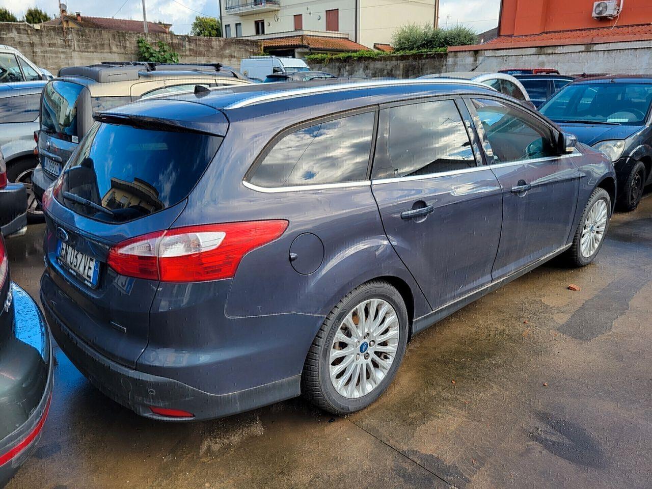 Ford Focus 2012 — engine 998 cm³, 125 HP (92kW)