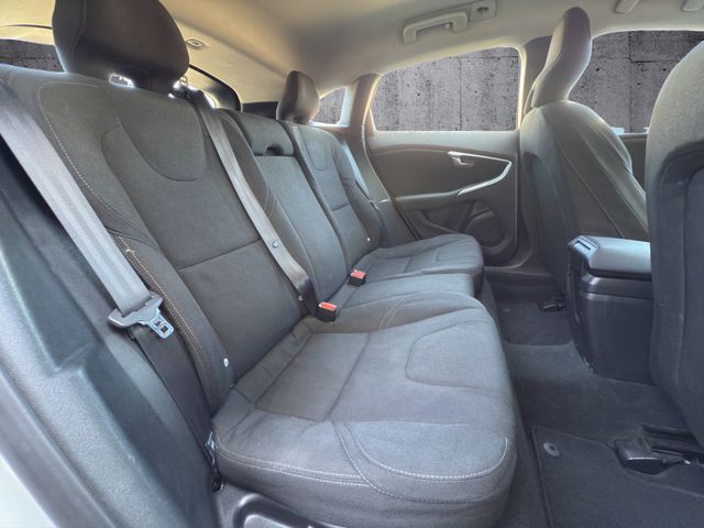 Volvo V40 Kinetic*LED*TEMPOMAT*SOUND*PDC*1.HAND*TOP