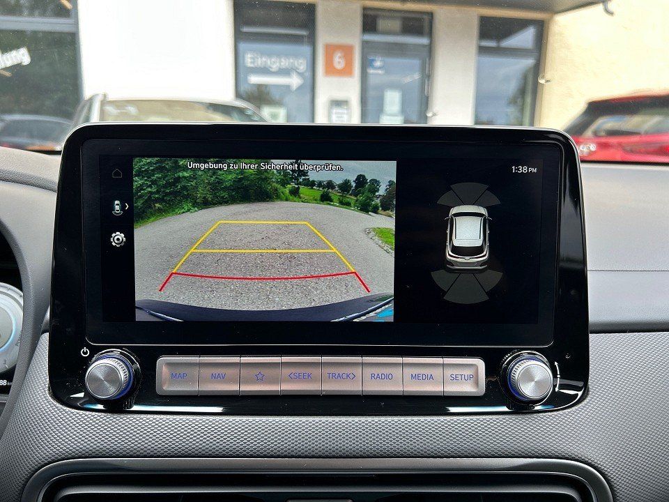 Fahrzeugabbildung Hyundai KONA EV 64kWh PLUS-P AVILOO-97,4%-SOH 484KM-RW++