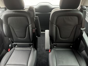Mercedes V 220 - 9