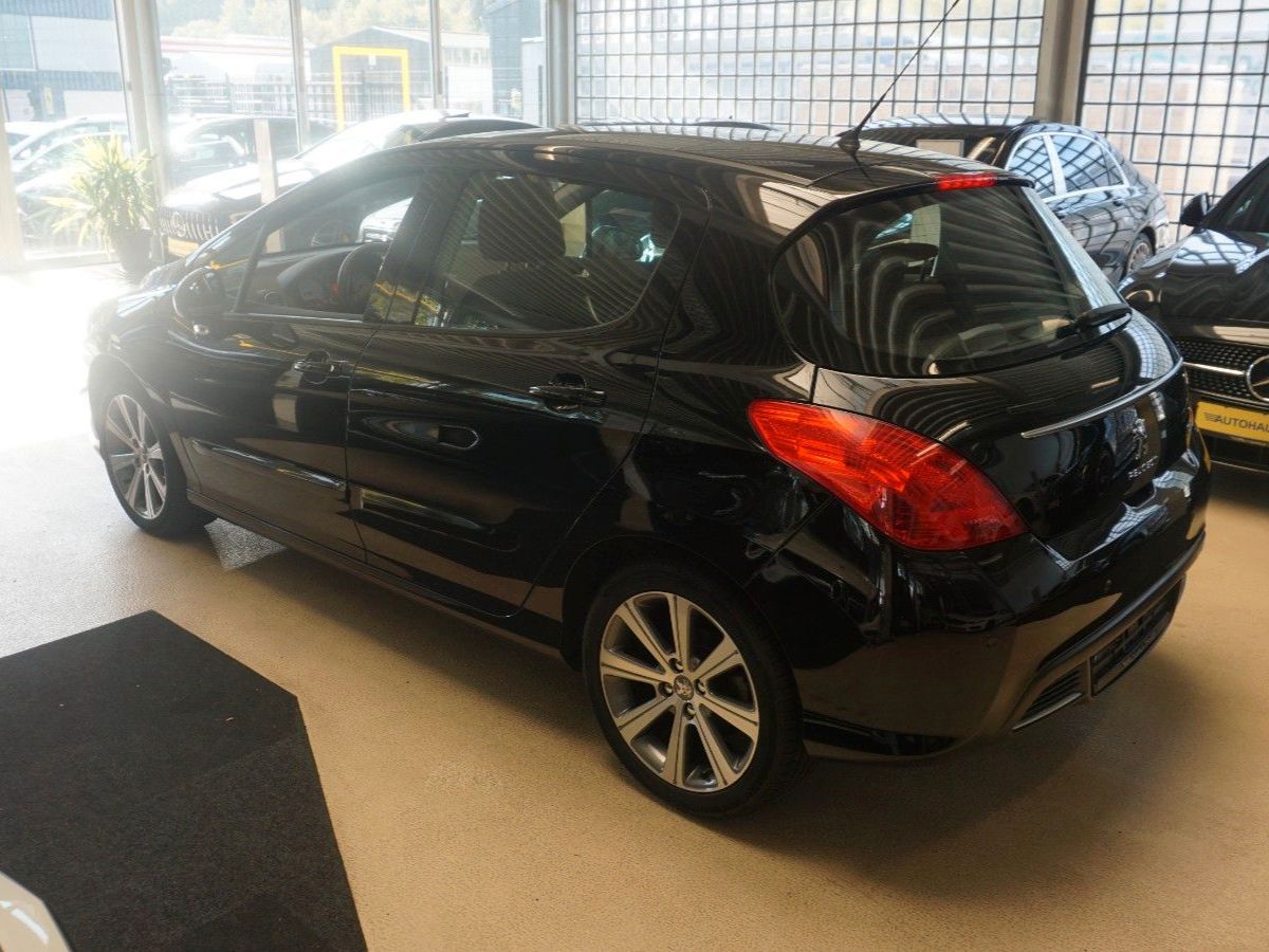 Fahrzeugabbildung Peugeot 308 Allure *1.Hand*Panoramadach*